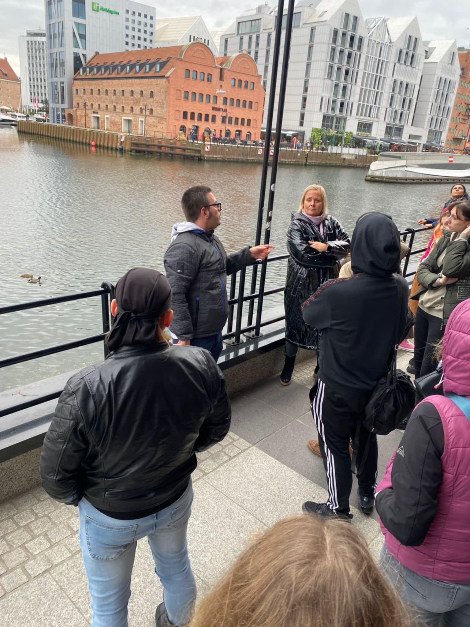 Zdjęcie w Gdańsku nad Motławą podczas oprowadzania.