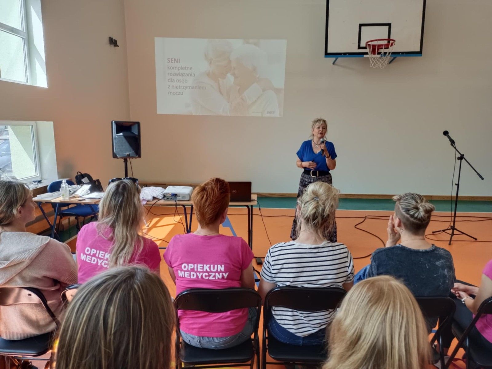 Widok na prowadzącego prezentację.